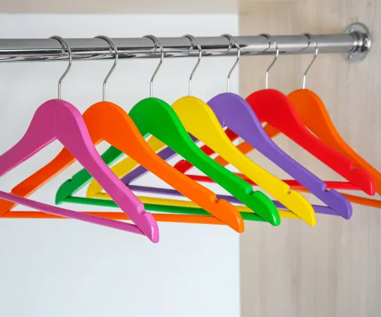 plastic-garment-hangers